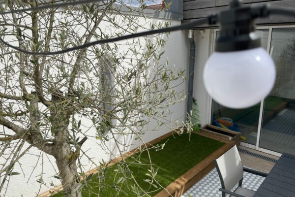 Estrade en bois pour la terrasse