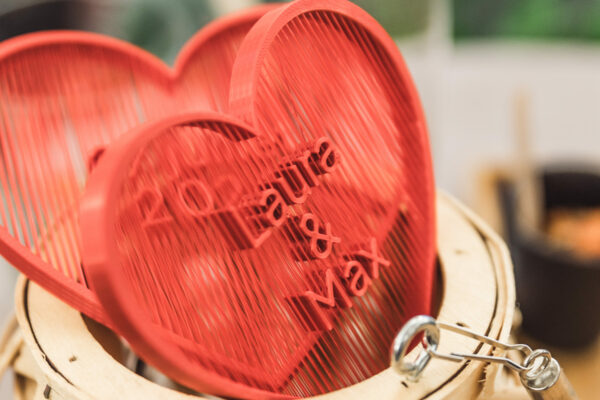 Décoration de mariage - Coeurs avec prénoms et date suspendus